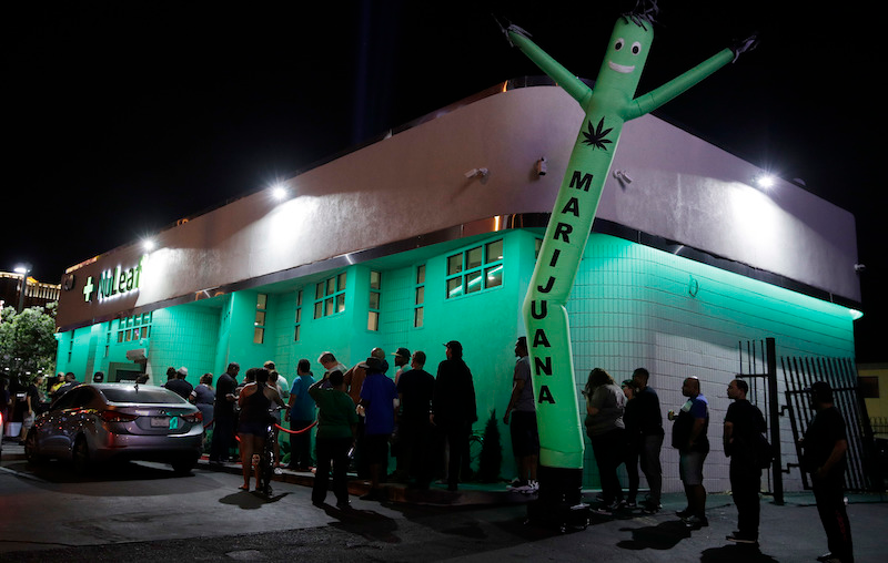 Las colas. Imagen: AP